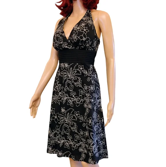 White House Black Market Embroidered Halter Dress Size 0 - Picture 1 of 7